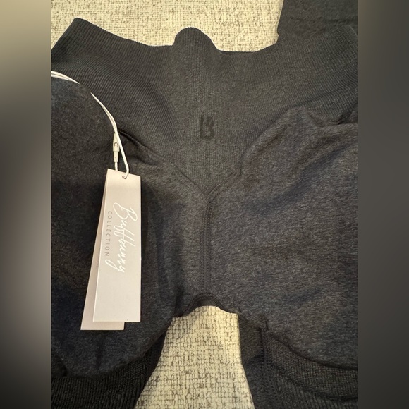 BuffBunny Miracle Leggings - Picture 6 of 7